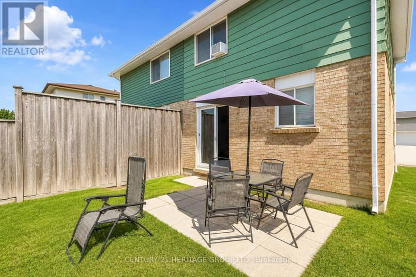 85 Chaucer Crescent — photo 15 of 29