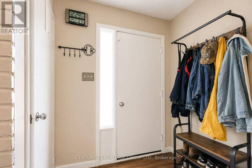 85 Chaucer Crescent, Barrie, photo 2