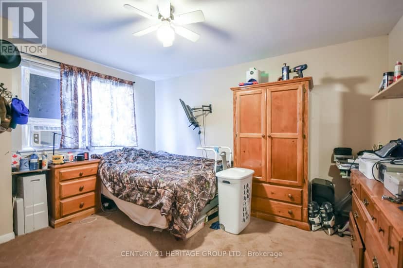 85 Chaucer Crescent — photo 23 of 29