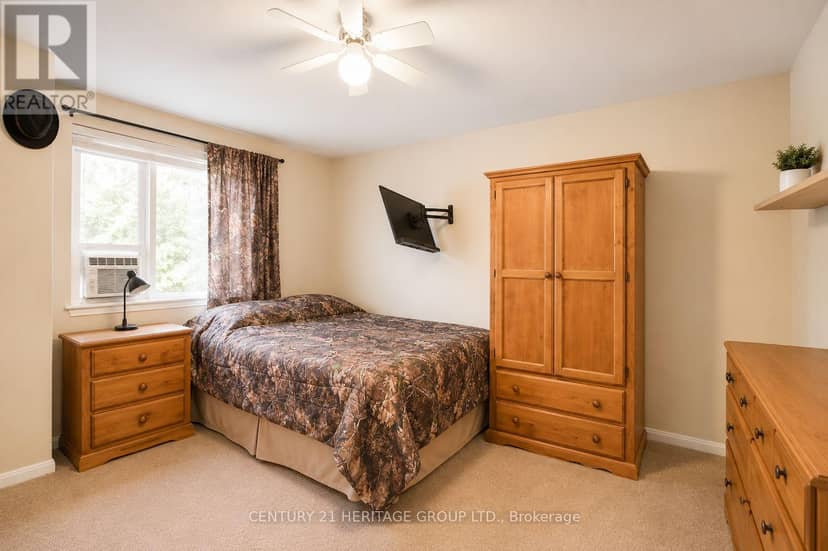 85 Chaucer Crescent — photo 9 of 29