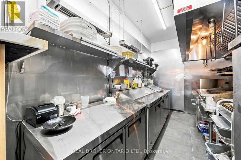 1438A Dufferin Street — photo 19 of 40