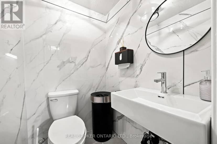 1438A Dufferin Street — photo 21 of 40