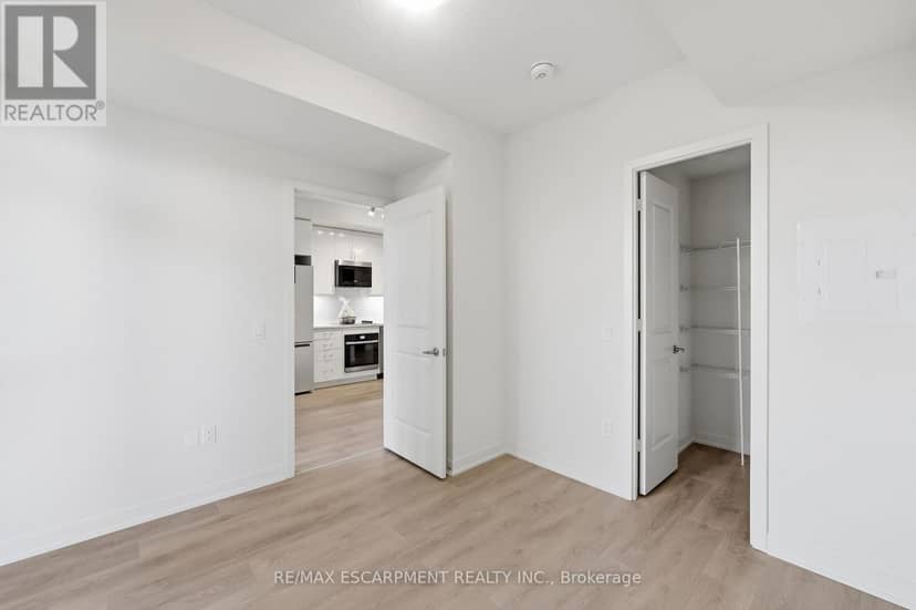 3906 - 38 Annie Craig Drive — photo 16 of 24