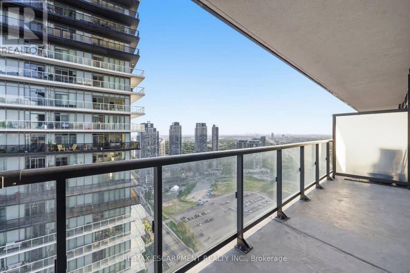 3906 - 38 Annie Craig Drive — photo 19 of 24