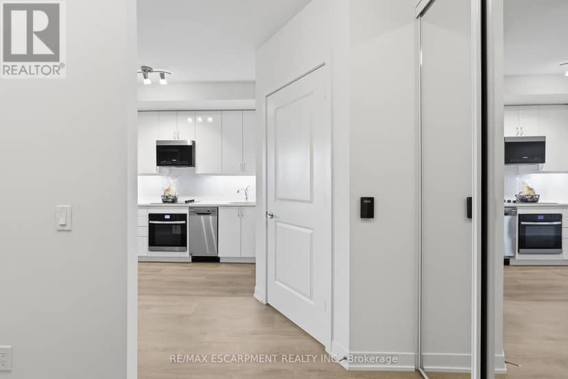 3906 - 38 Annie Craig Drive — photo 6 of 24