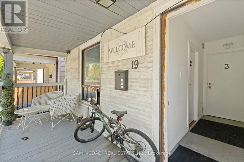 19 Toffee Court, Toronto, photo 2