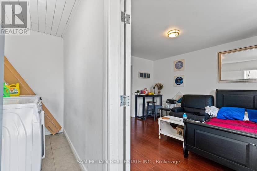 19 Toffee Court, Toronto, photo 3