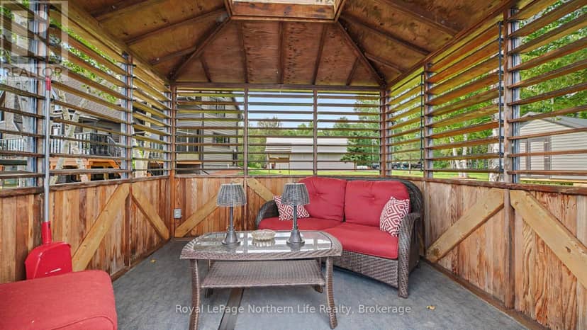 33 White Bear Court — photo 10 of 40