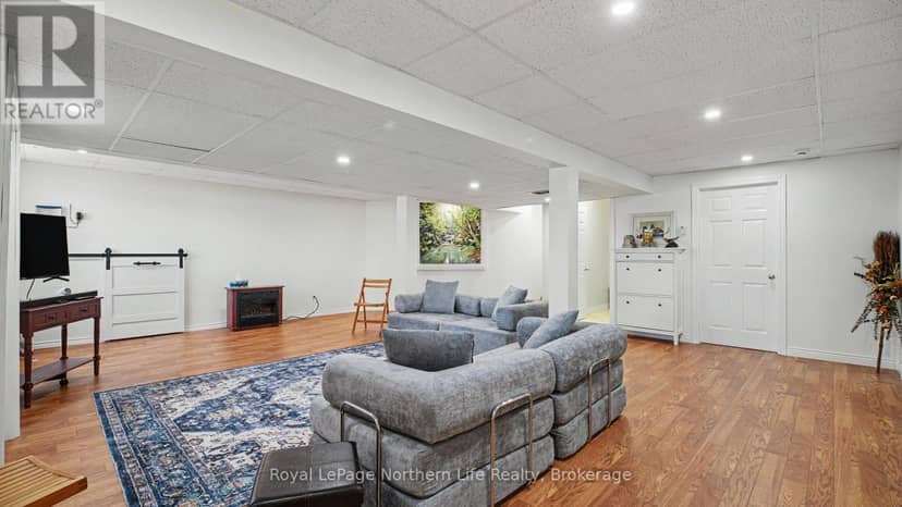 33 White Bear Court — photo 39 of 40