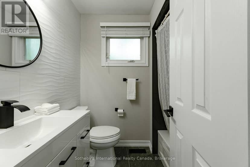 53 Royal Beech Drive — photo 19 of 40