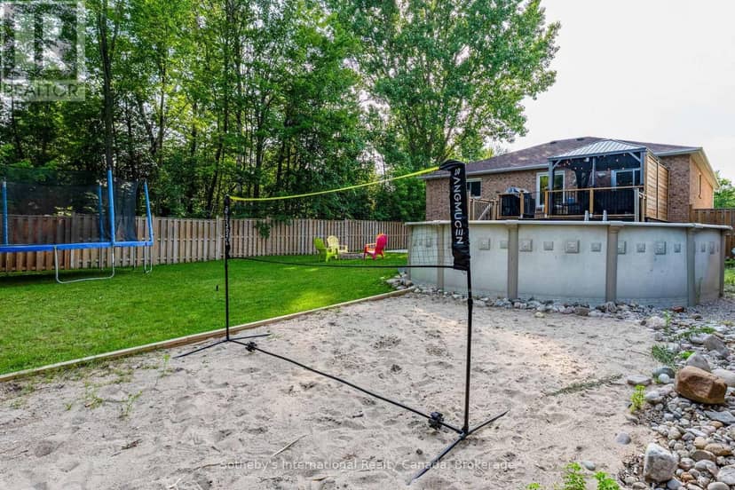53 Royal Beech Drive — photo 39 of 40