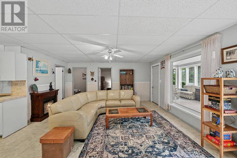 1363 Ross Lake Road, Dysart et al, photo 8