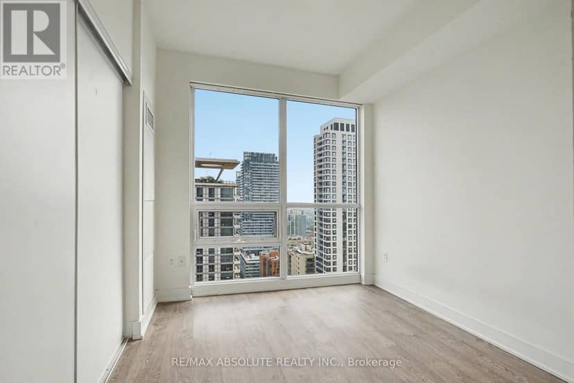 2809 - 30 Roehampton Avenue — photo 10 of 17
