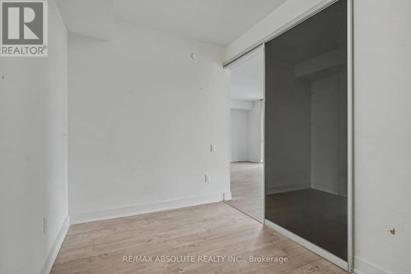 2809 - 30 Roehampton Avenue — photo 12 of 17