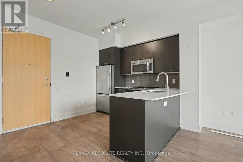 2809 - 30 Roehampton Avenue — photo 5 of 17