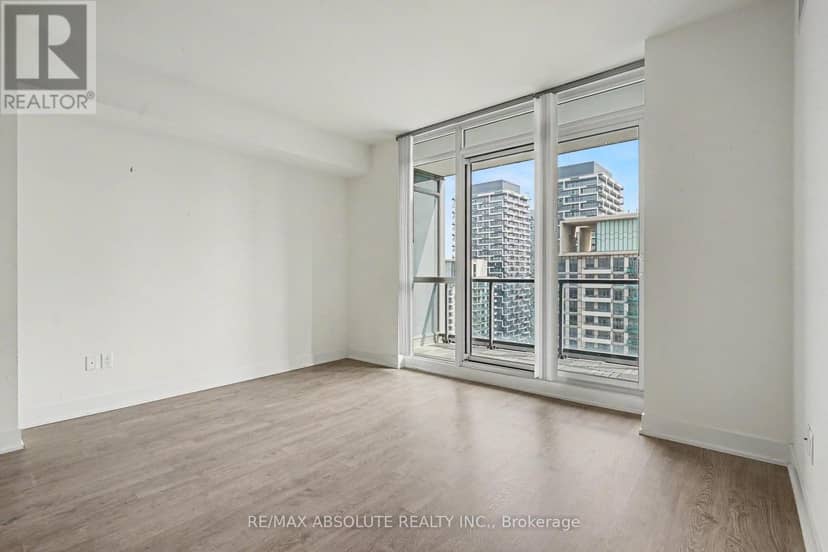 2809 - 30 Roehampton Avenue — photo 6 of 17