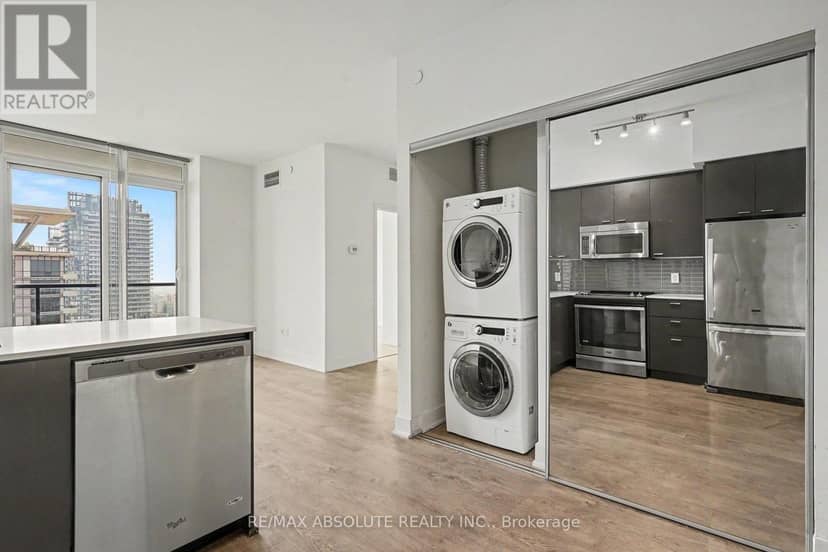 2809 - 30 Roehampton Avenue — photo 9 of 17