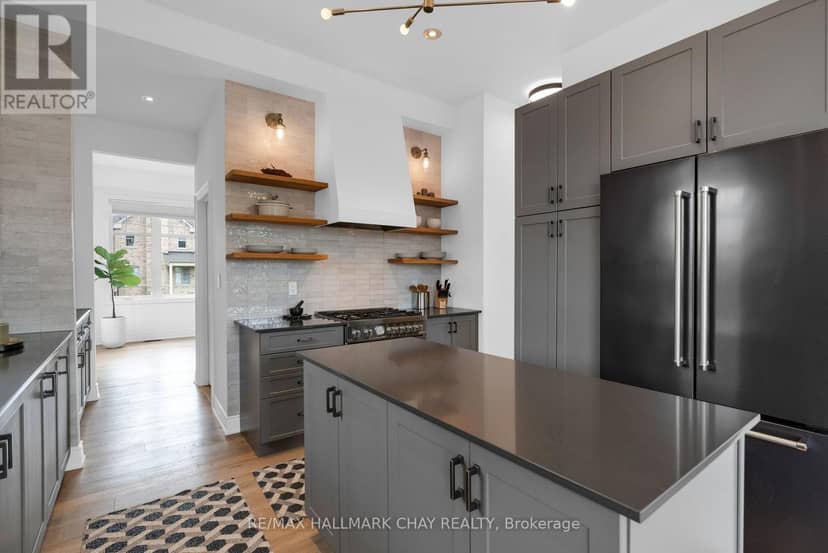 46 Francis Street E — photo 12 of 40