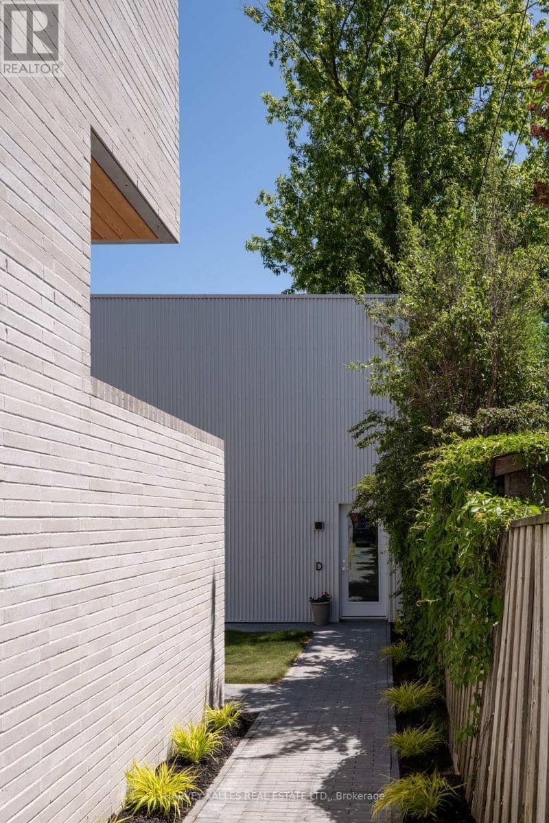 D - 157 Hallam Street — photo 14 of 16