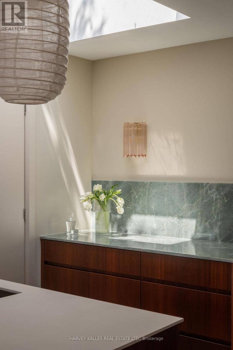 D - 157 Hallam Street — photo 6 of 16