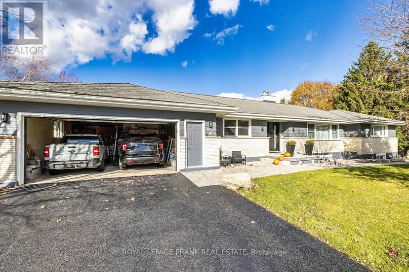 1695 Scugog Street — photo 2 of 40