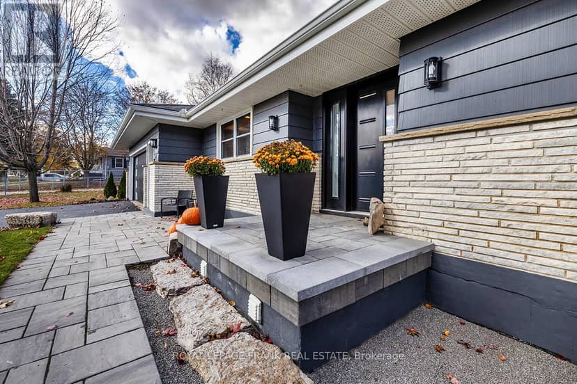 1695 Scugog Street — photo 4 of 40