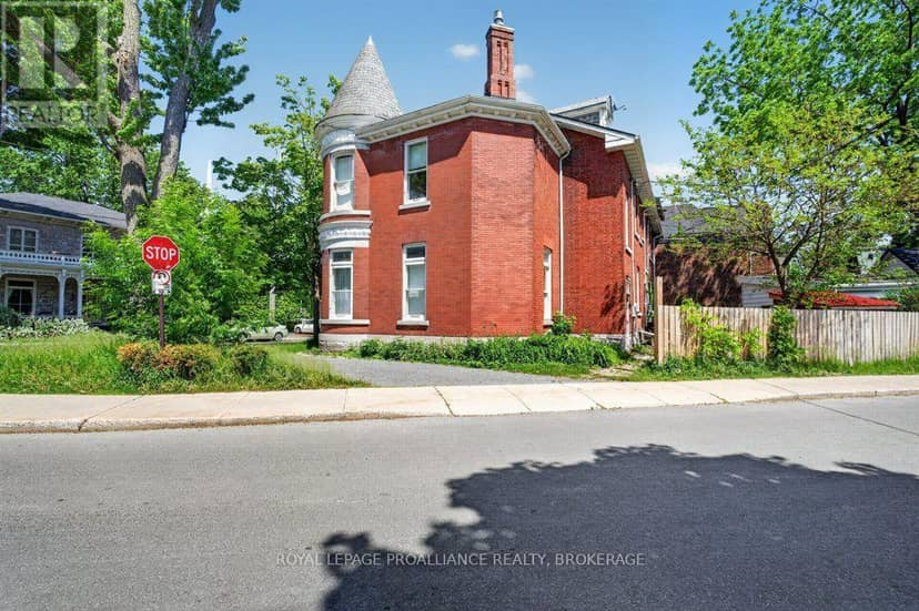 162 Earl Street — photo 1 of 40