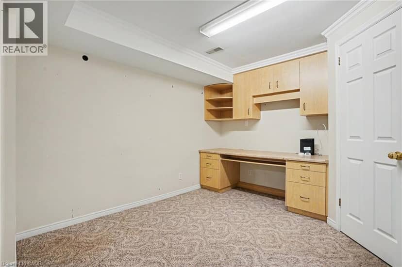 21 FAREWELL Crescent — photo 26 of 39