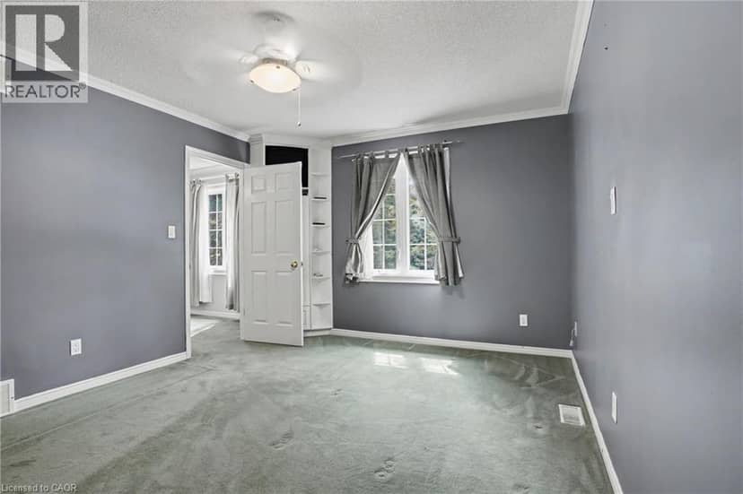 21 FAREWELL Crescent — photo 17 of 39