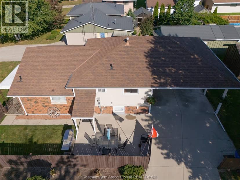 61 Vanier Drive — photo 3 of 27