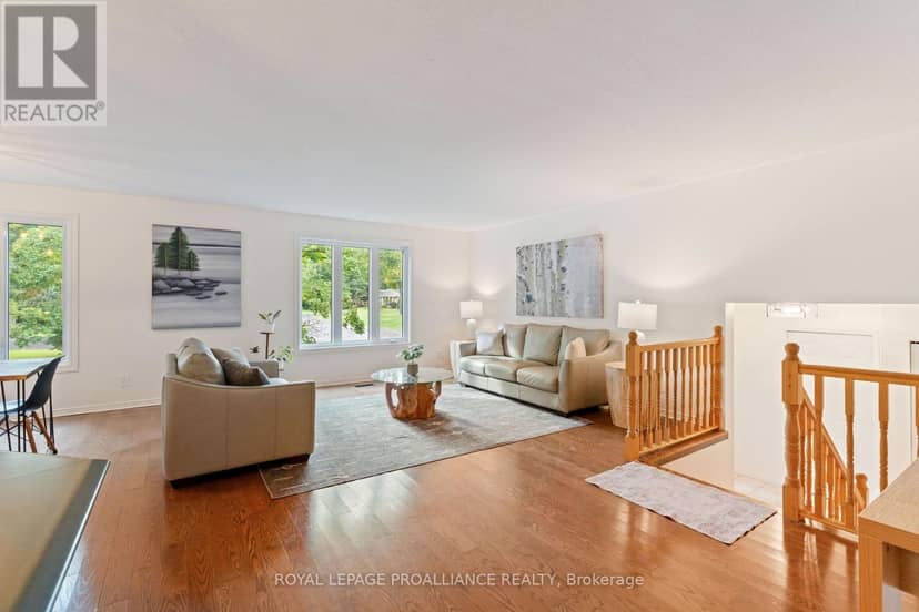 18 East Townline Road, Front of Yonge, photo 6
