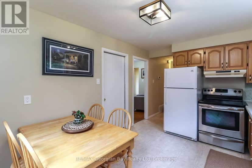 718 Birchwood Drive — photo 15 of 40