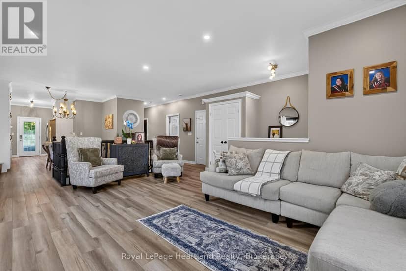 16 Somerset Street, South Huron, photo 7
