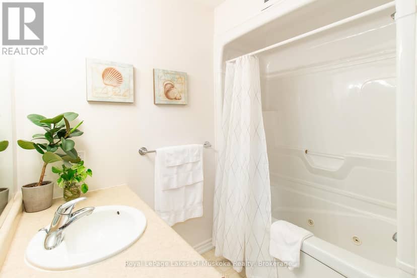 110 - 24 Ontario Street — photo 21 of 35
