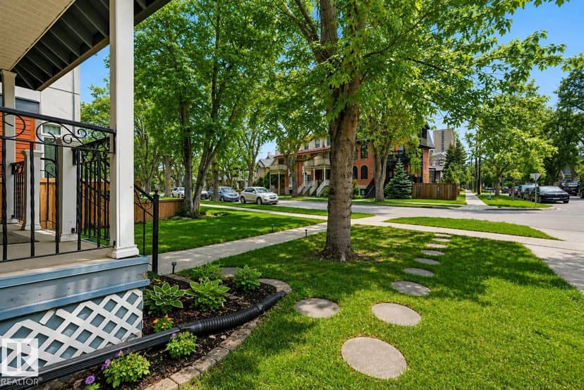 11107 University Av NW, Edmonton, photo 2