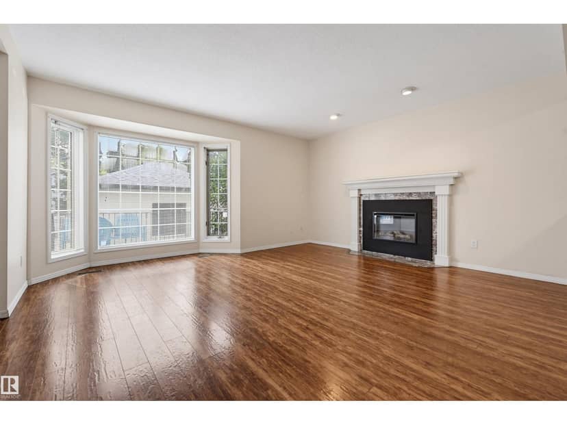 11107 University Av NW, Edmonton, photo 4