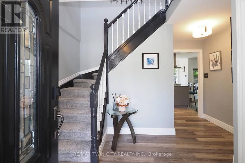 324 Cooper Street — photo 3 of 40
