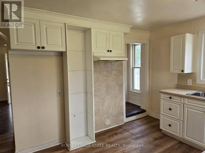144 Burgar Street — photo 12 of 20