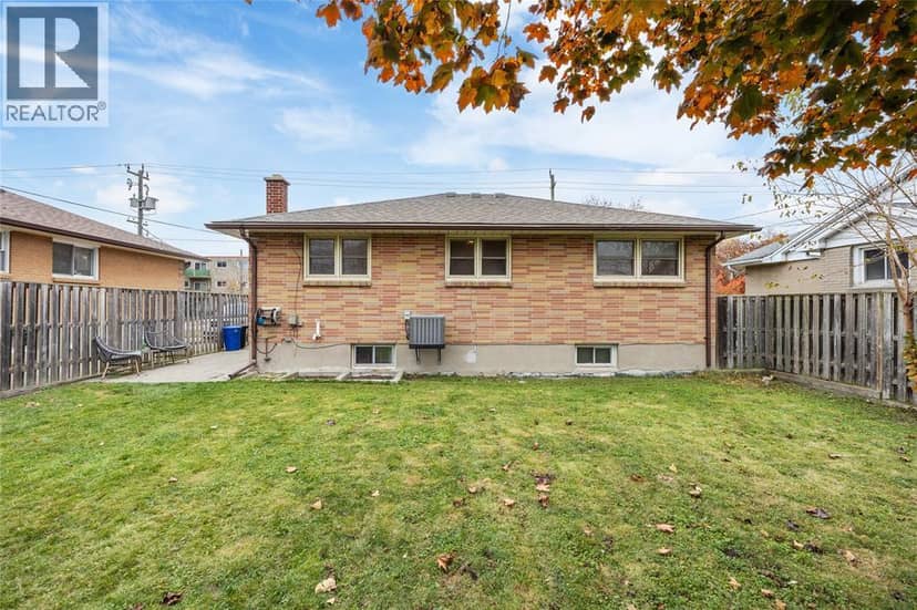 1035 Wellington Street — photo 21 of 33