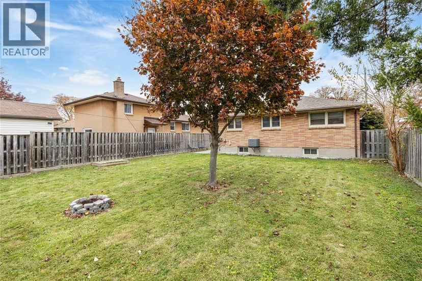 1035 Wellington Street — photo 22 of 33