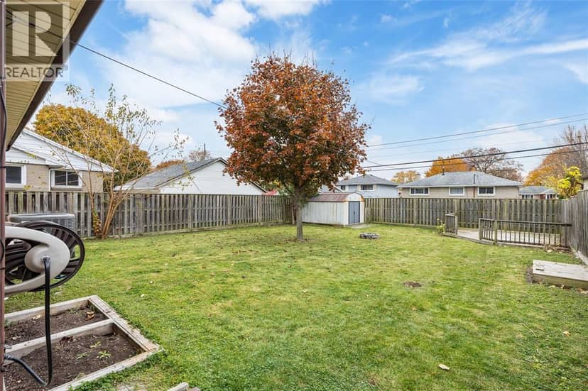 1035 Wellington Street — photo 24 of 33