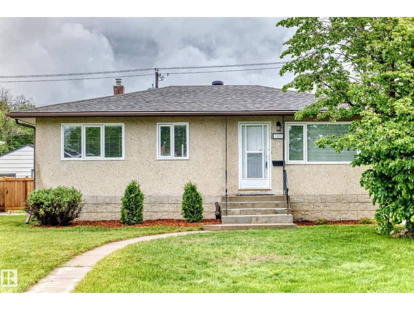 7307 76 ST NW, Edmonton