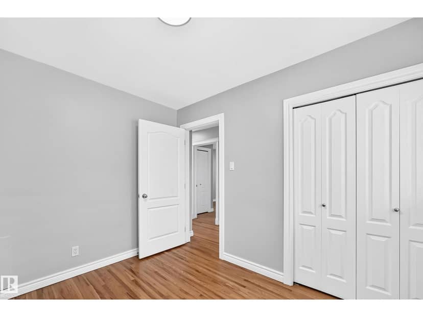 7307 76 ST NW — photo 13 of 34