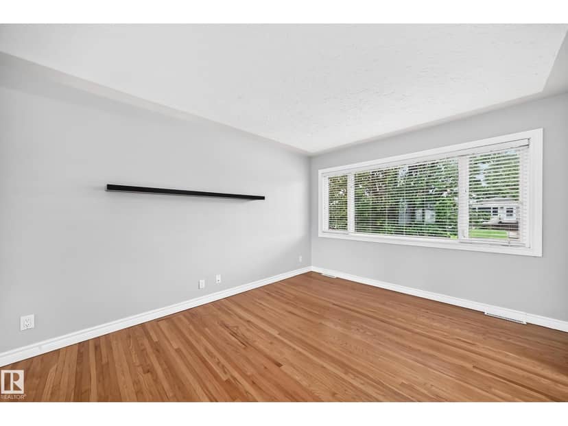 7307 76 ST NW — photo 9 of 34