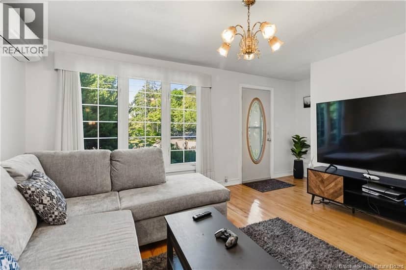 209 Broadway Street — photo 5 of 30