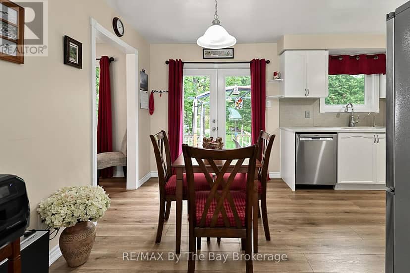 49 Royal Beech Drive — photo 17 of 40