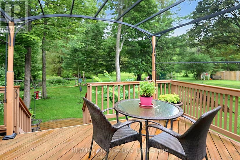 49 Royal Beech Drive — photo 29 of 40