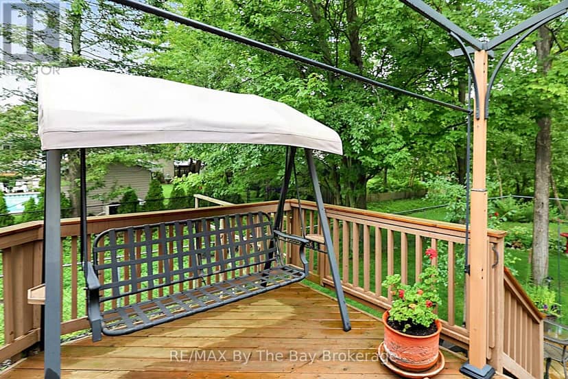 49 Royal Beech Drive — photo 26 of 40