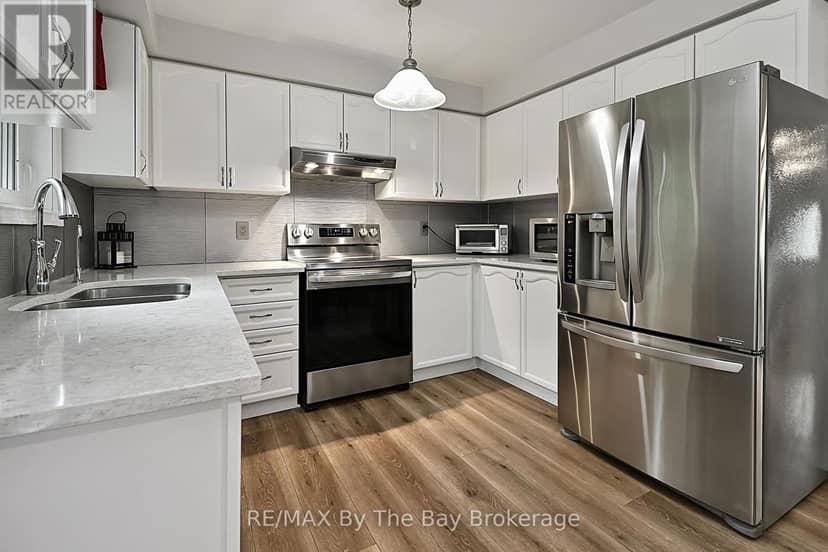 49 Royal Beech Drive — photo 21 of 40