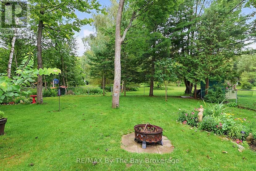 49 Royal Beech Drive — photo 3 of 40